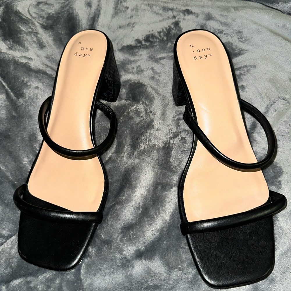 Black snake skin chunky heels